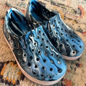 Cat & Jack Lightweight Rubber Slip-Ons • Toddler Size 6